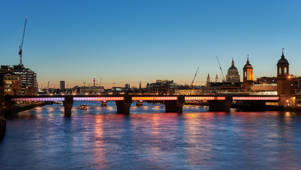 440 Illuminated River Cannon Street Bridge 02