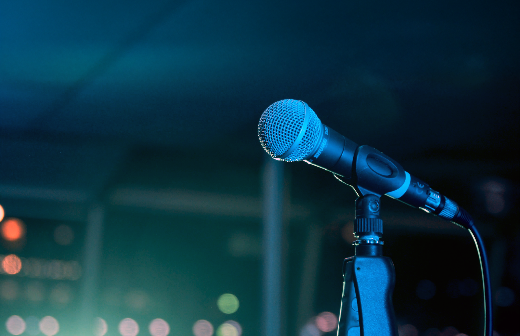Mic Extended (Hero)